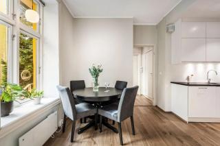 Exclusive Stay by the Castle - 1