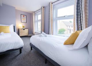 Stylish central location 3 bedroom house - 8