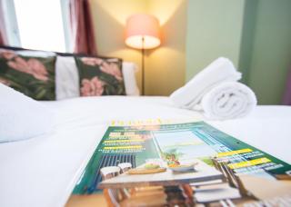 Stylish central location 3 bedroom house - 2