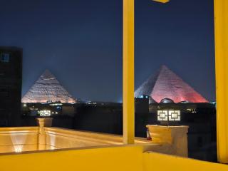 Glow pyramid view - Caïro - 1