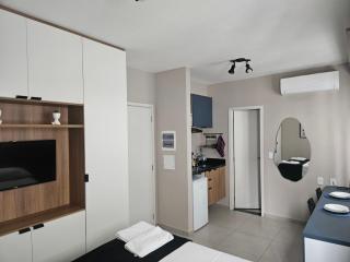 Apartamento 1 Completo com Piscina e Academia ao lado da USP - 0