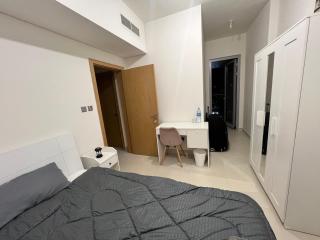 Cozy Room In Abu Dhabi Reem island Near to Galeria Mall - 4