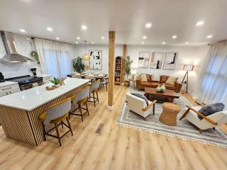 Modern Retreat near Six Flags & Naval Base - 2