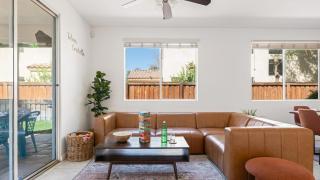 Desert Oasis w Pool Spa BBQ Outdoor Dining Under the Palms Calle Tolosa by AvantStay - 8