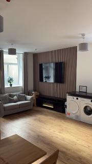 Pentwyn avenue apartment - 2