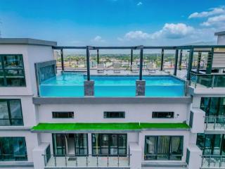 Rooftop Pool Condo in Kingston - Kingston - 2