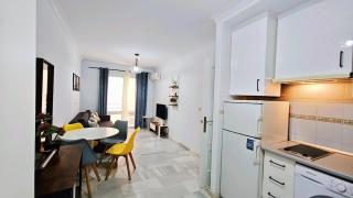 Cozy 1-Bedroom - 90m from Beach in Los Boliches - 4