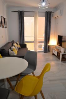 Cozy 1-Bedroom - 90m from Beach in Los Boliches - 2