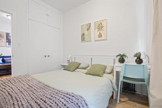 2BD Comfy Manhattan Home - 2