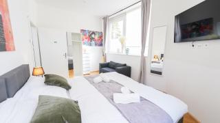 Urban Three Bedroom Apartment Vienna - 3