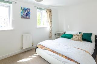 Peaceful 2BR Retreat w Garden Near Oxford - 2