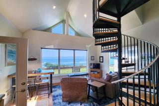 Ocean Front Cottage! Dog Friendly! - Beach Nut - 8