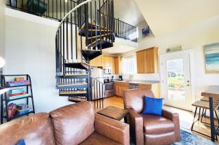 Ocean Front Cottage! Dog Friendly! - Beach Nut - 6