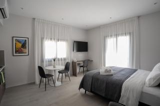 Raise Cityscape Limassol Suites - 2