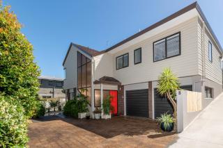 Ocean Beach Getaway - 8