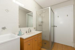 Lakeside Apartments 4 - 3