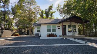 Oak and Agave House - Downtown New Braunfels Retreat - 5