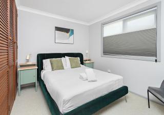 Morning Glow - Wake up to breathtaking views and golden sunrises at this serene coastal retreat. - 2