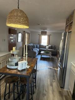 Cozy two-bedroom cottage close to everything! - 8