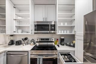 Near Midtown Montrose Apt Games Desk Wifi Tv - 2