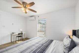 Cozy Apt Near Midtown Montrose Desk Games Wifi - 6