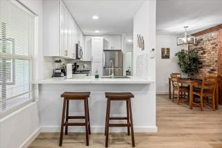 Nr Midtown Museums Montrose Apt Desk WiFi Games - 2