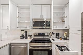 Near Montrose Midtown Flat Desk Tv Games Wifi - 2