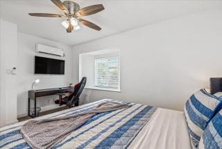 Near Montrose Midtown Flat Desk Tv Games Wifi - 6