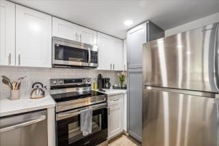 Montrose Apt Nr Museums, Midtown Wifi Desk Games - 3