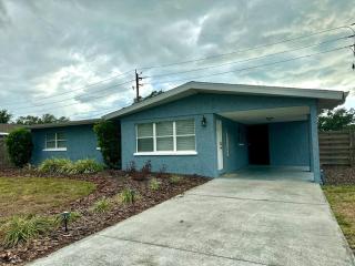 Spacious family vacation close to the beach - 5