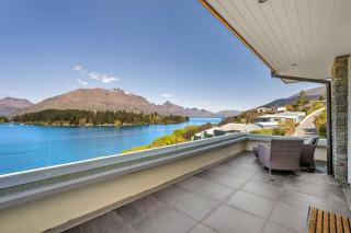 Lakes Edge Villa - 9