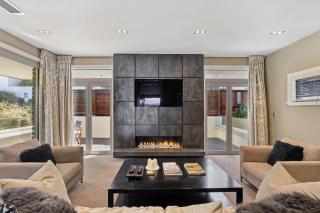 Lakes Edge Villa - 2