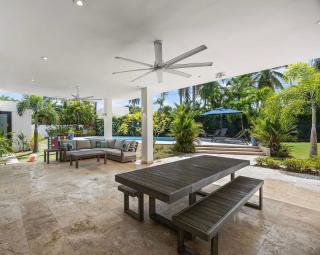 Intimate Paradise-Pool, Terrace & Private Bedrooms - 0