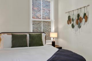 Crawford Square Hideaway - 8