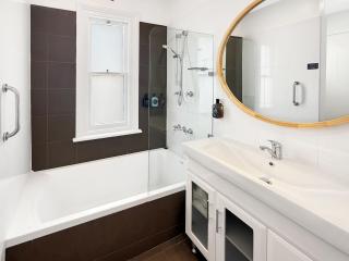 Executive Serviced north Sydney City pad - 5