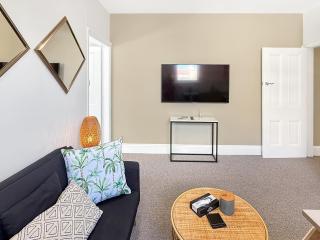 Executive Serviced north Sydney City pad - 8
