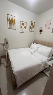 Netflix Ready Modern Condo SHORE 3 B01-1505 - 0