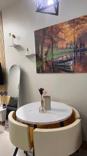 Netflix Ready Modern Condo SHORE 3 B01-1505 - 9