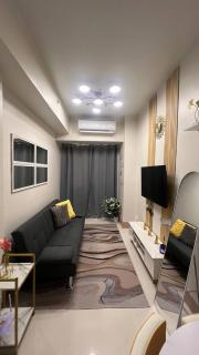 Netflix Ready Modern Condo SHORE 3 B01-1505 - 7