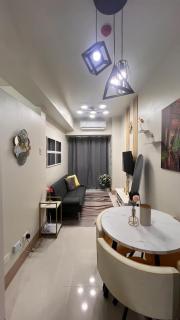 Netflix Ready Modern Condo SHORE 3 B01-1505 - 2