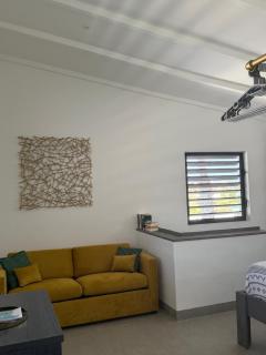 Boho garden Apt A - 1