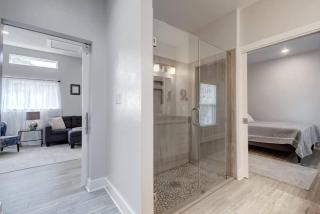 Modern Adorable Arboretum bungalow - 6