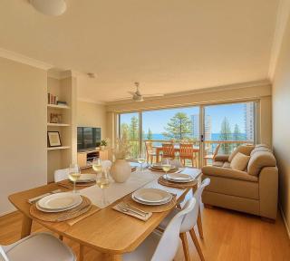 Snapper Rocks Ocean view Retreat - 0