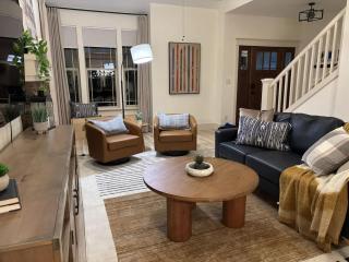 Luxury 5BR Mountain Chalet Hot Tub Game Room - 5