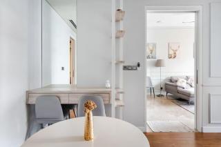 Luxury Living Hostel - 8