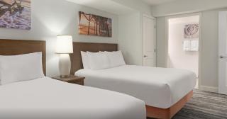 Towers on the Grove - 4