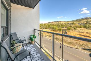 Vita Resort Vernon - Modern Studio on Okanagan Lake - 1