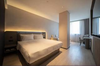 Atour Light Hotel Shanghai Minhang Maqiao - 1