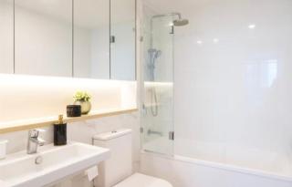 L19 Spacious Apt, Wi-Fi, Parking by Stylish Stays - 1