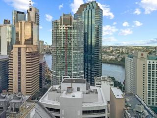 Luxury Stay in Brisbane Skytower by Stylish Stays - 9